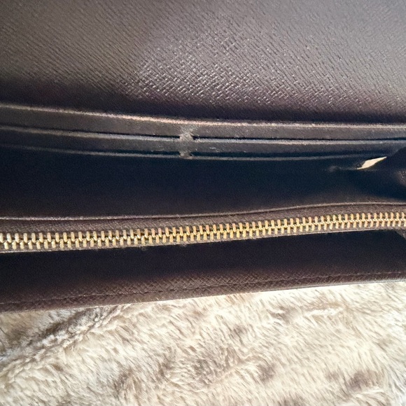 🖤🤎Louis Vuitton Damier Sarah Wallet🖤🤎 - Picture 6 of 9